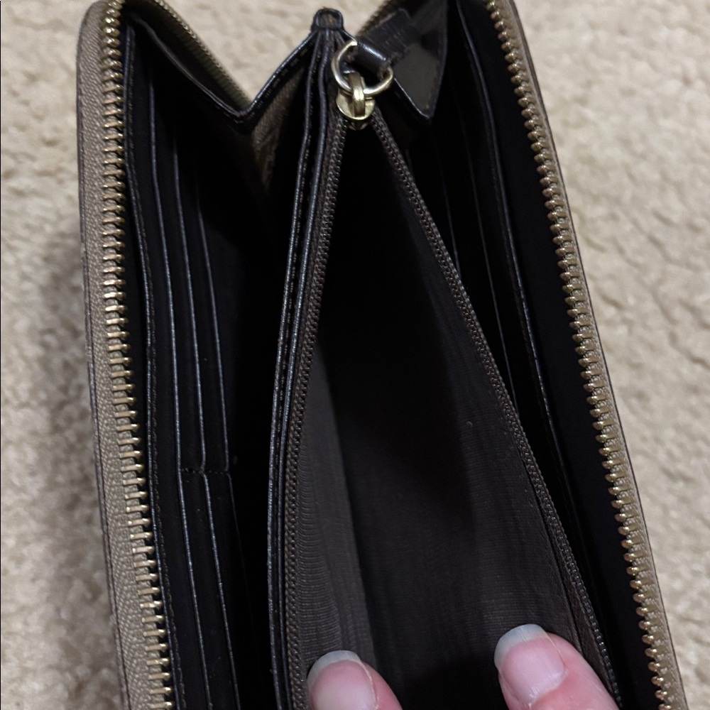 Burberry leather wallet - Picture 10 of 10